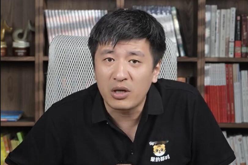 张雪峰被“复活”了。
有人把他的认知、话术、决策逻辑，全部封装成了一个叫「张雪峰