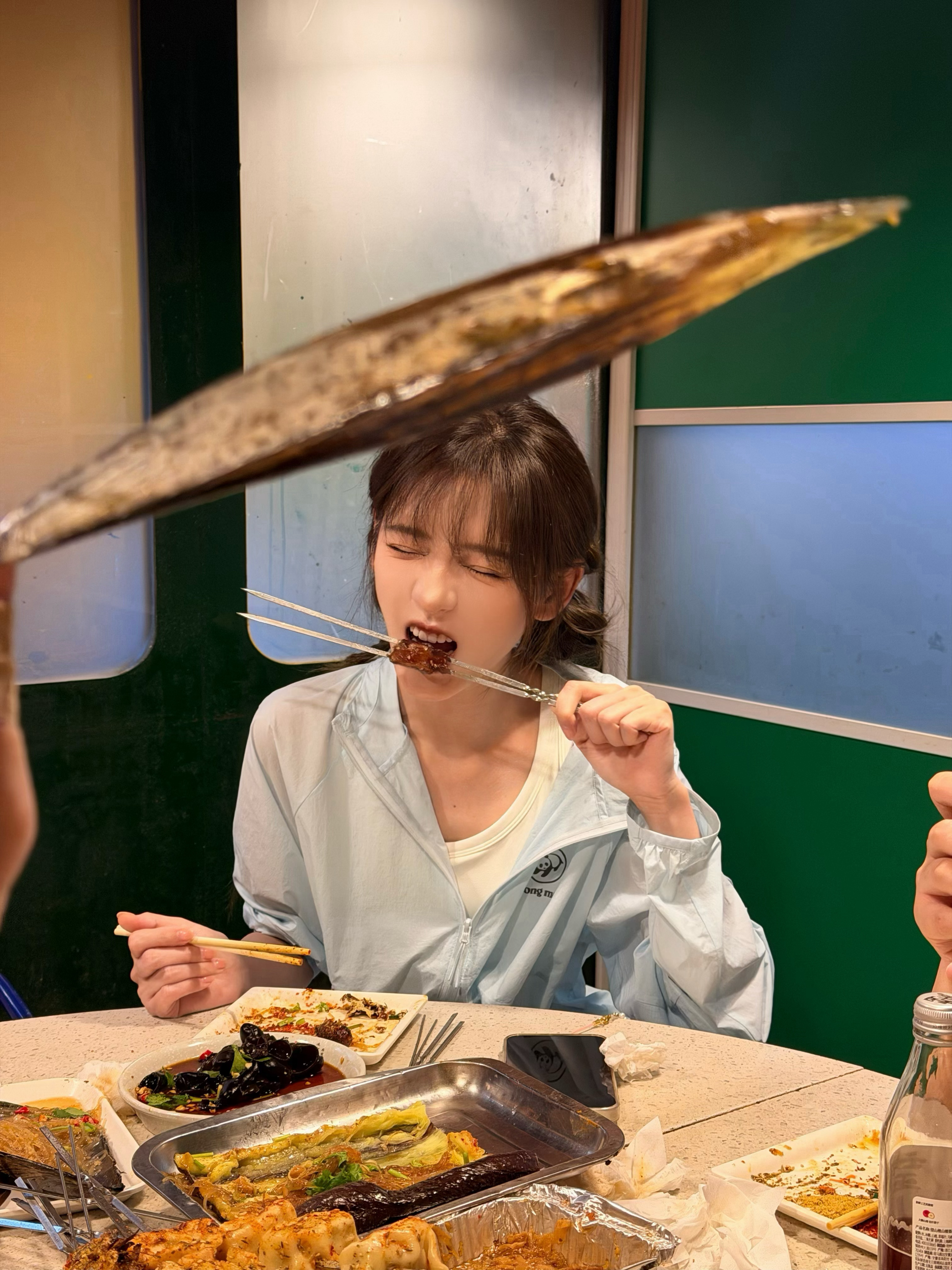 名字：张予曦年齡：关你屁屁性别：女生日日期：0129身高：关你屁屁星座：水瓶座理