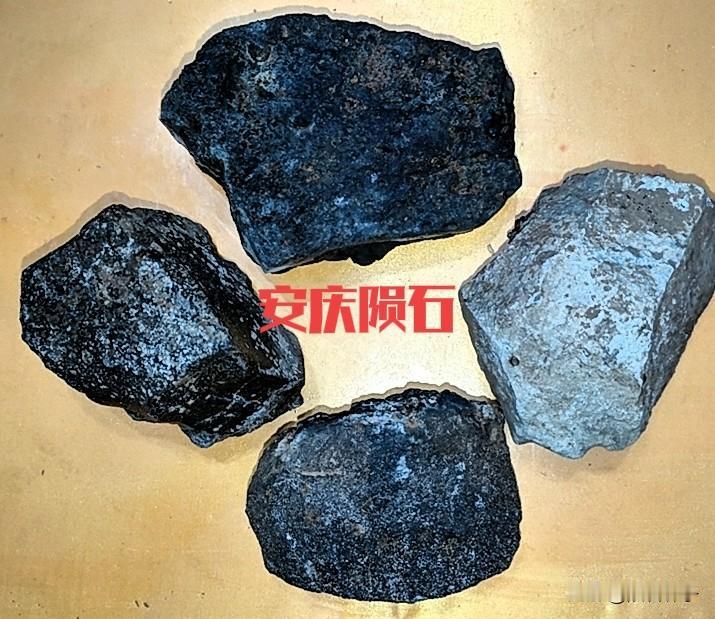 世间乱象，皆因私利抱团。
靠着圈子互相吹捧、混淆真假、扰乱秩序，妄图借着天降机缘