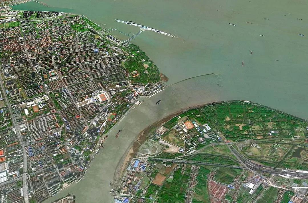 有人说大宝山是上海最落后地区的。其实宝山占据吴淞口一直是通往上海腹地的关口，水上