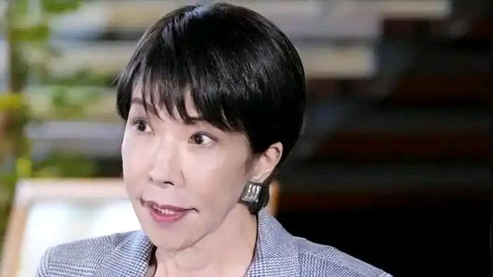 高市早苗解散众议院的豪赌正面临支持率暴跌与盟友背叛的双重打击，其政治前景已陷入高