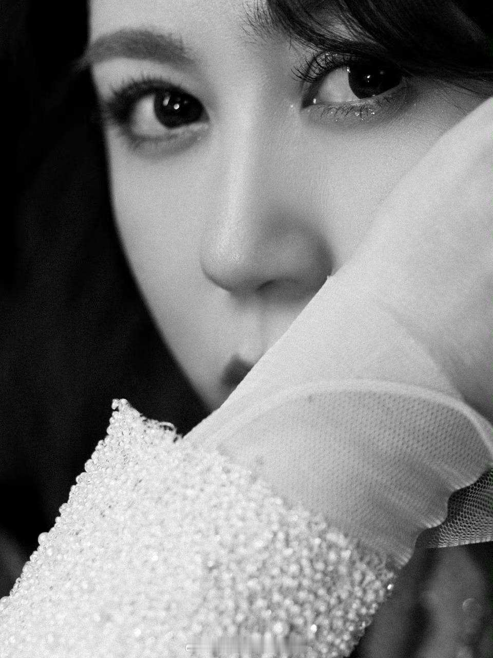 马丽国泰民安大气妆容谁懂啊！马丽这“国泰民安”妆容直接杀疯了 不是那种尖下巴的网