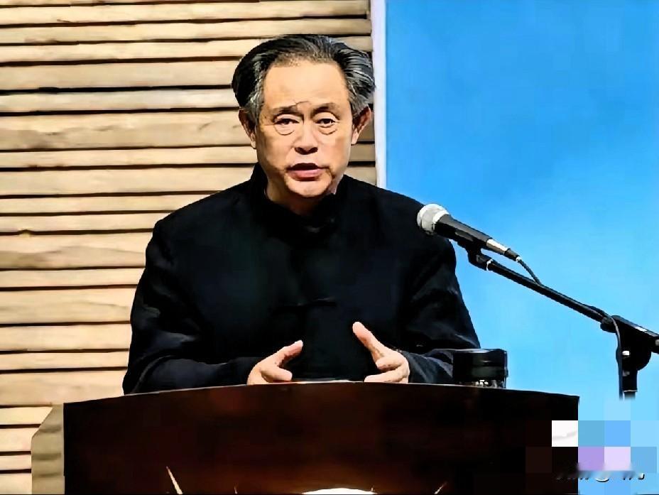 徐湖平这事儿真的越扒越让人脊背发凉！

手握文博界三重权力，

自己批文物、自己