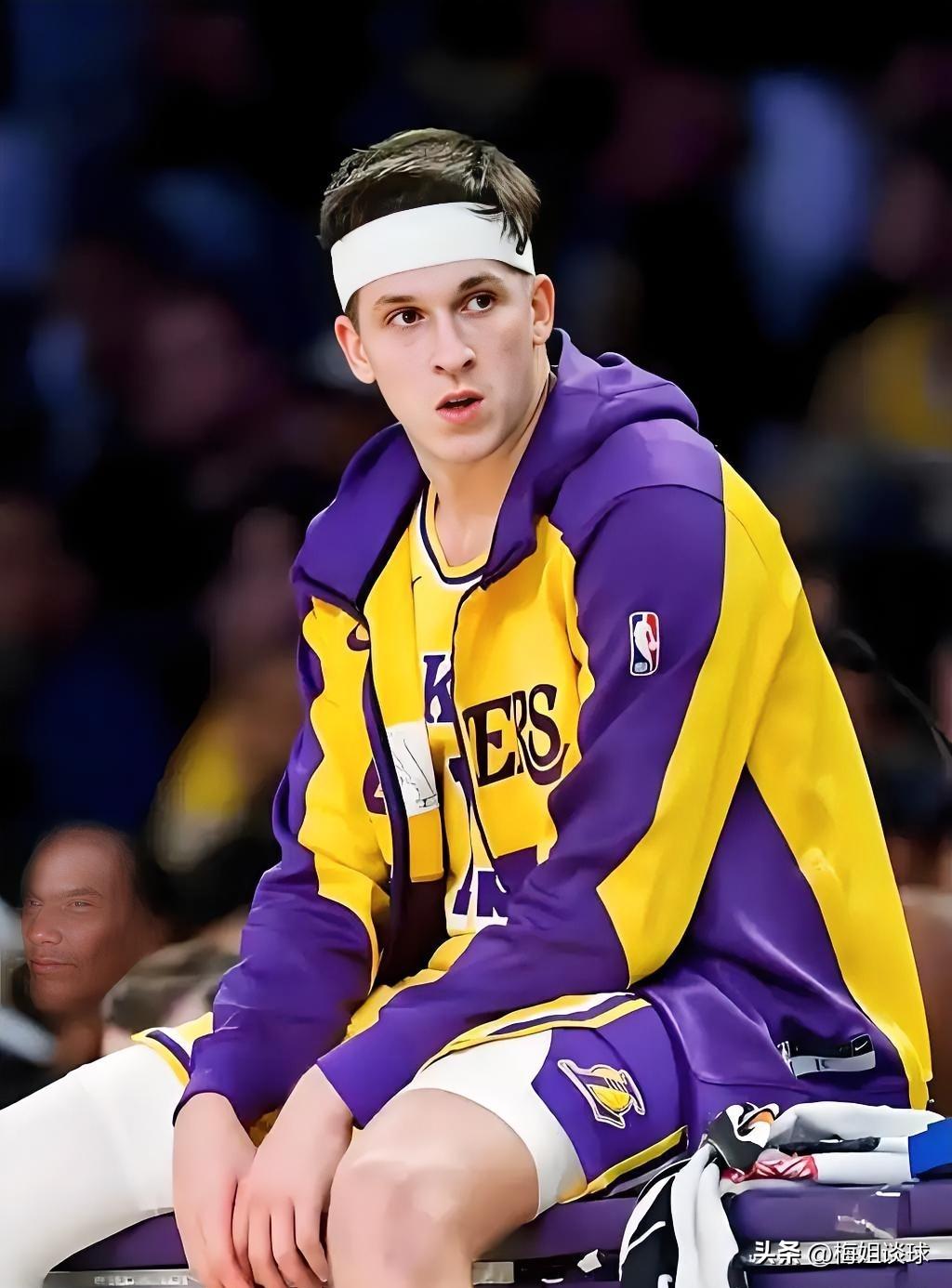 最强落选秀！里夫斯在湖人8连胜期间得分一览：

01、128：117战胜步行者，