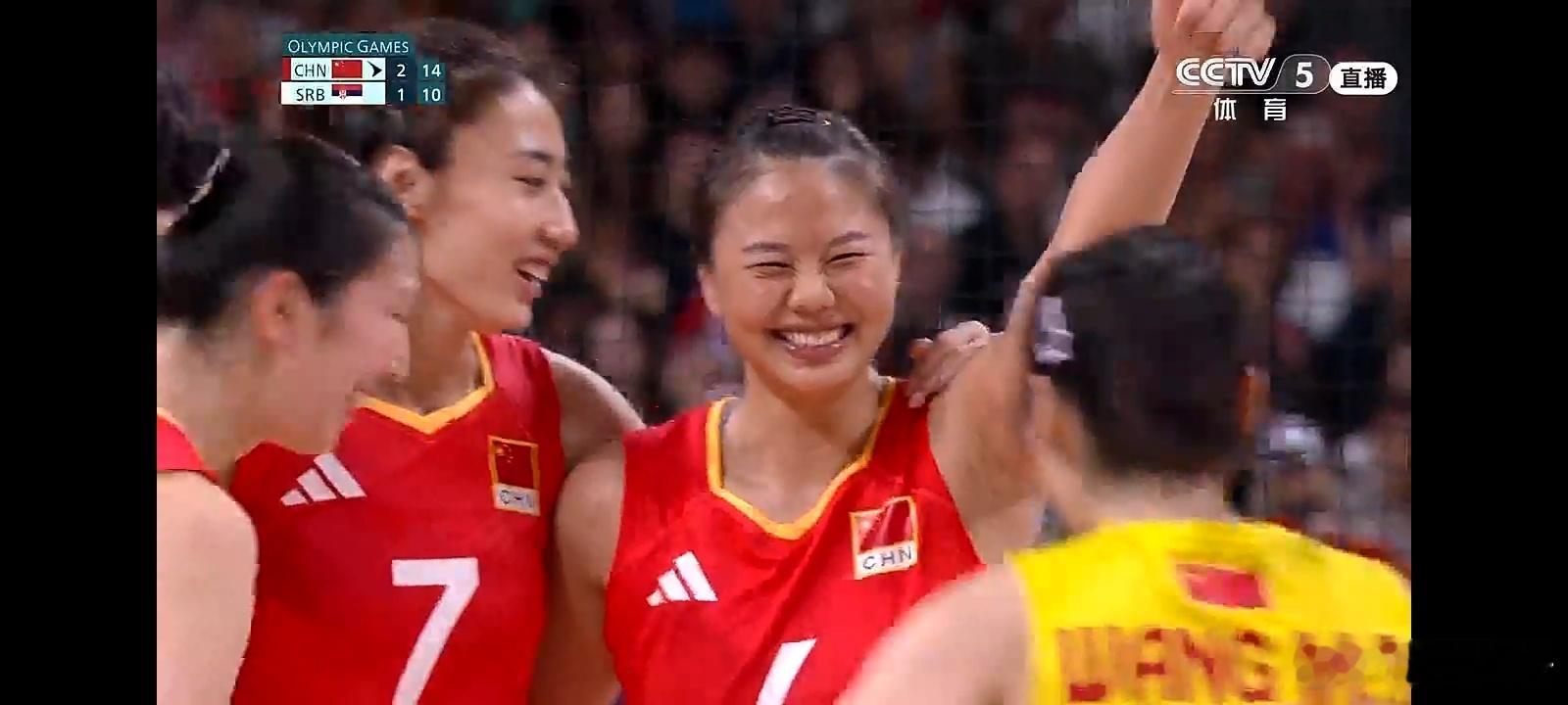 #中国女排vs塞尔维亚女排# 再次恭喜中国女排小组赛三连胜，小组第一晋级，八强顺