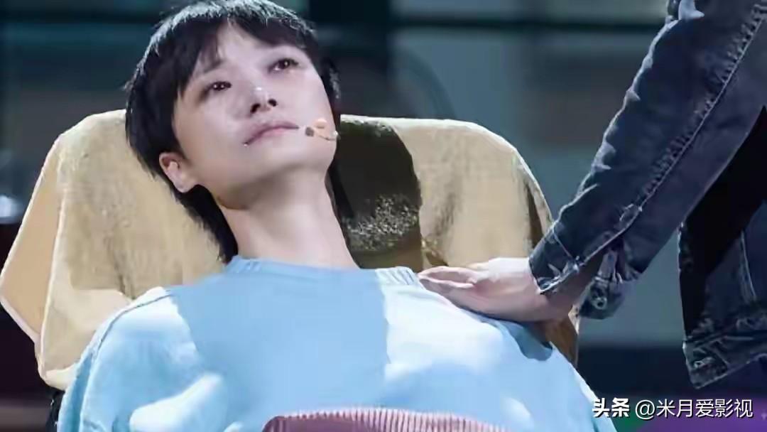 不甜不媚不硬凹，李宇春太敢了！