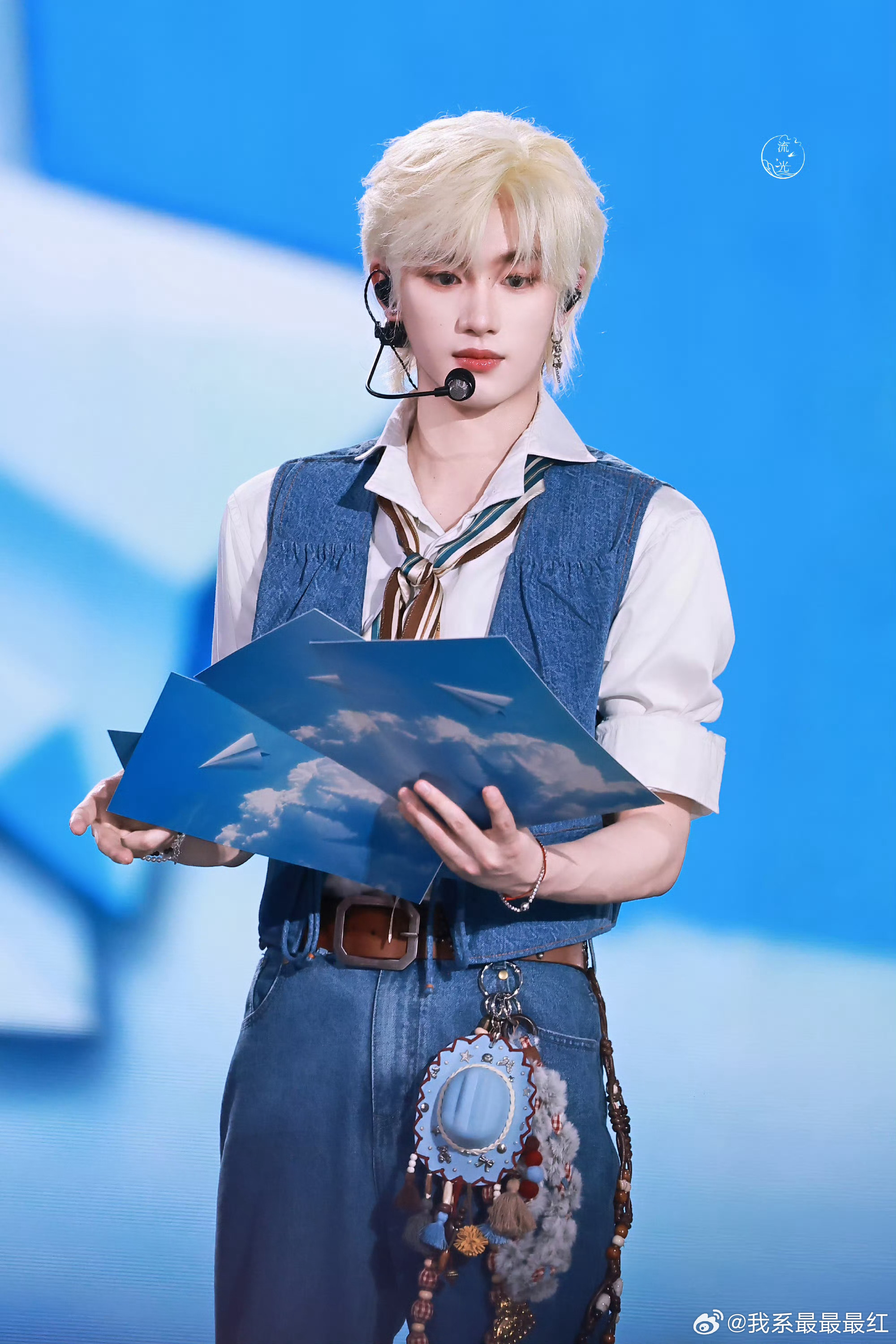完全真人芭比吧 时代少年团演唱会
