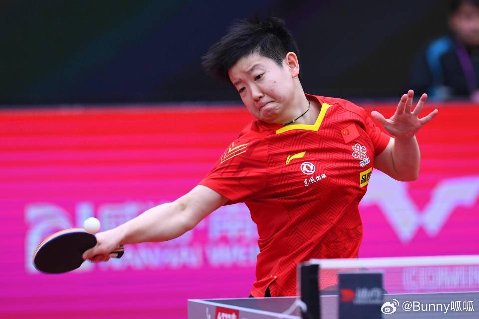 中国乒乓球队主力抵达美国拉斯维加斯，备战即将开打的WTT美国大满贯赛事，据现场球