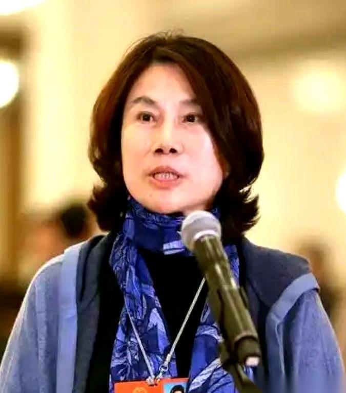 德国黄牛把一台中国空调炒到了两三千欧元，你敢信？
就在欧洲人被高温逼得拿空调当救