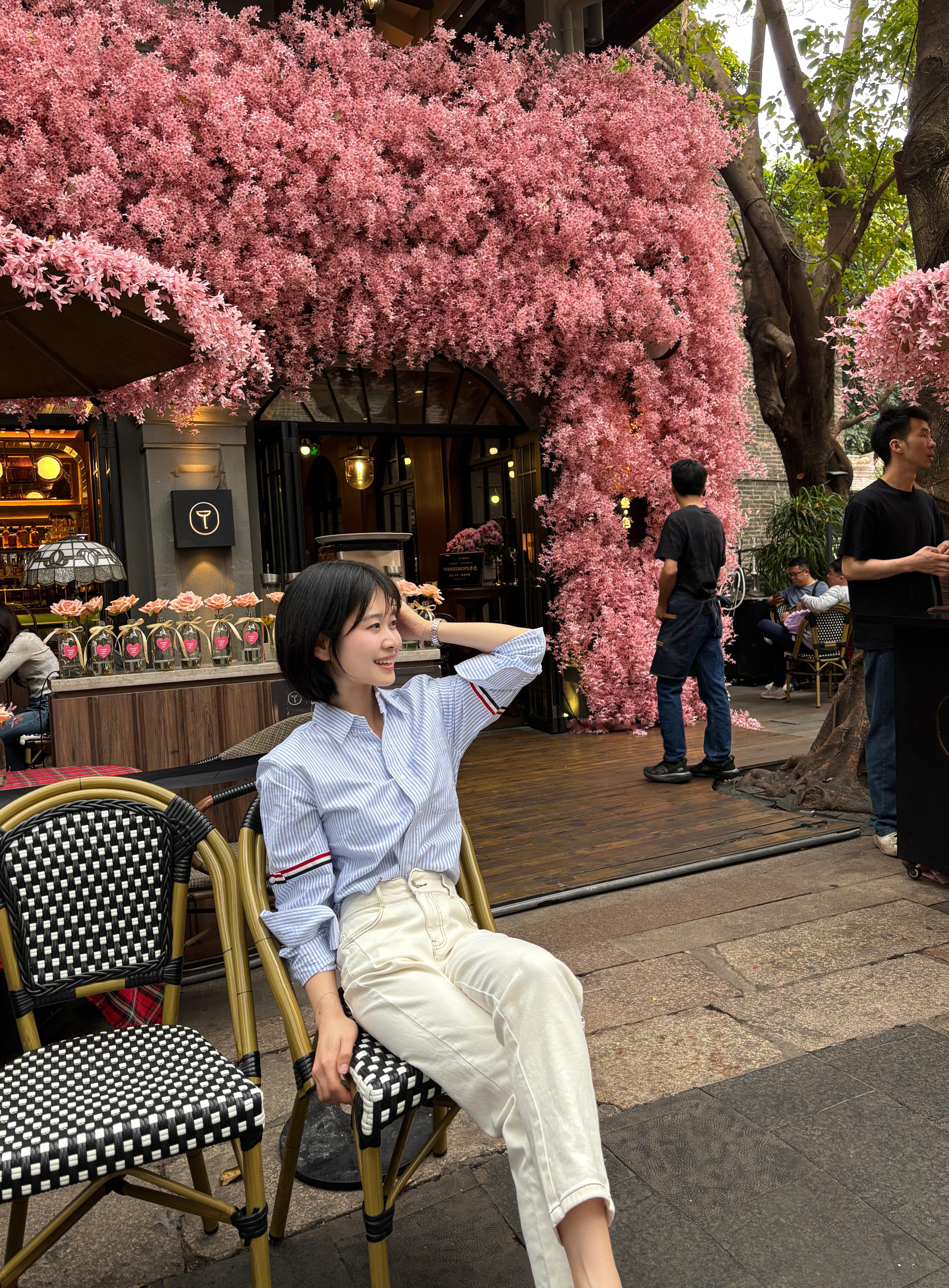 吹吹廣東25℃的風  好吃的菠蘿包 香芋榴蓮冰  許个願望：做快樂富婆  