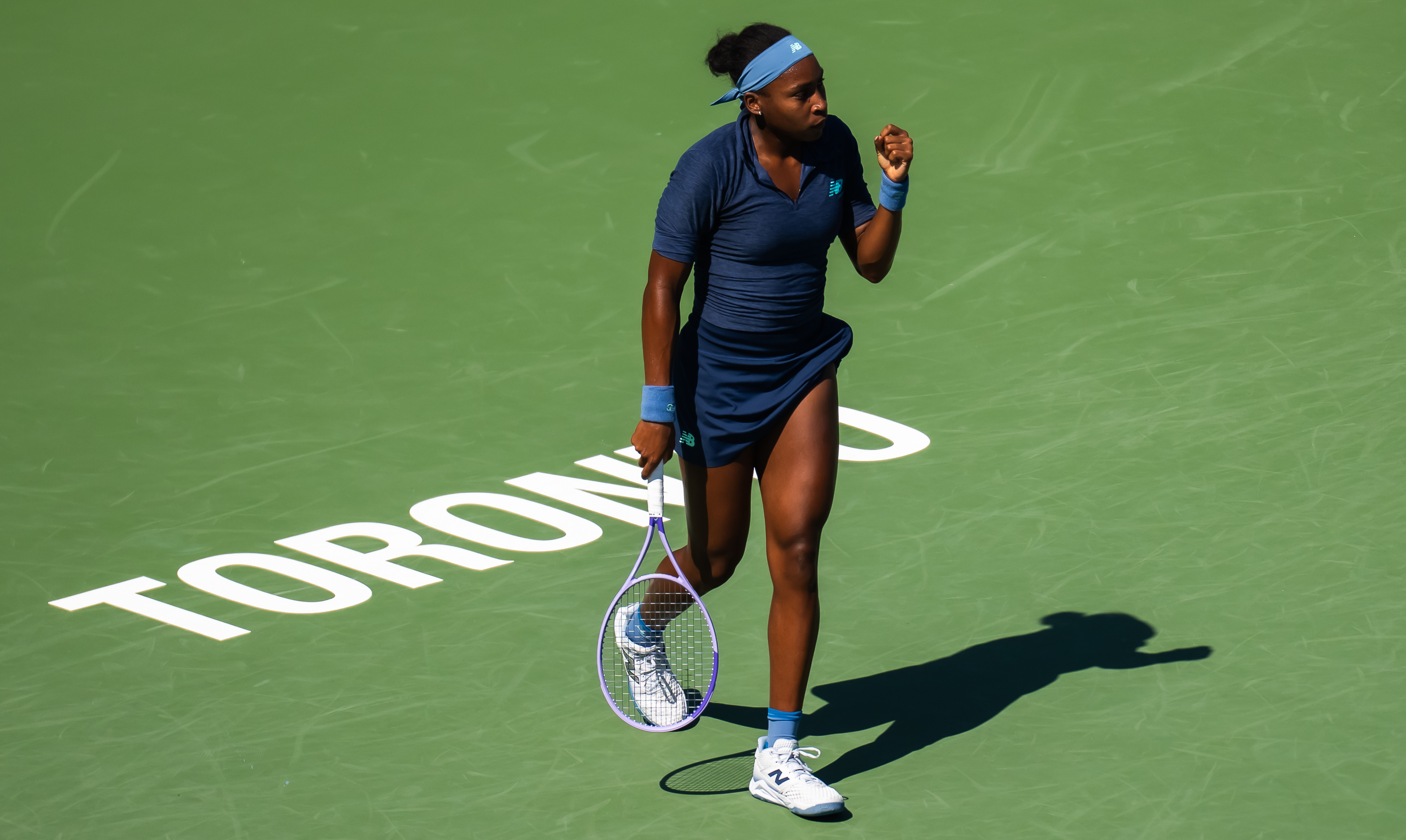 高芙北美硬地首战告捷✅WTA1000多伦多站第二轮美国德比，4号种子高芙以6-2