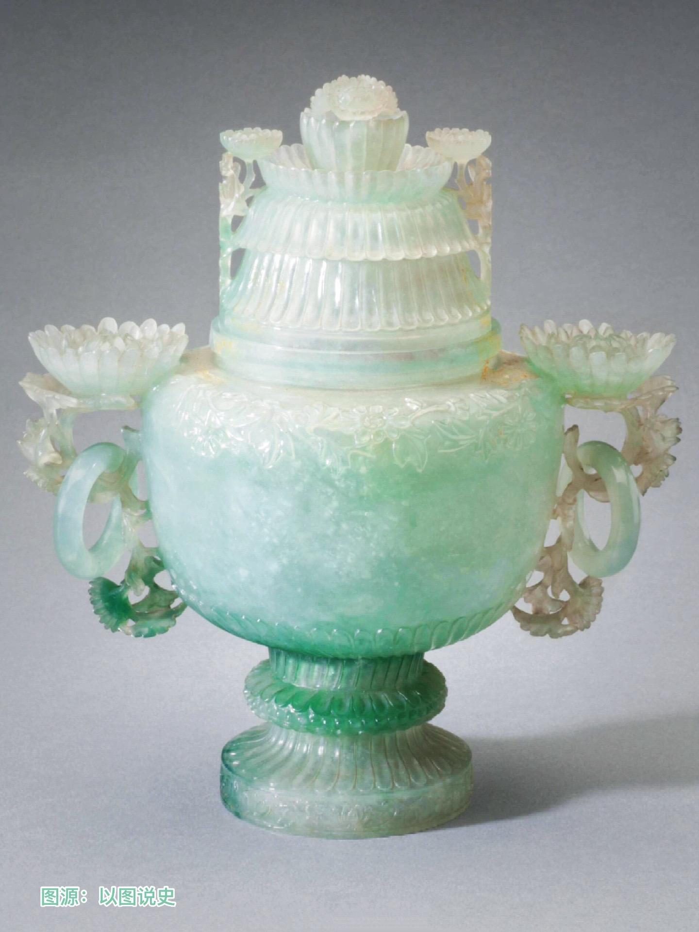 清代·玉石器。层绿峨峨，纤琼皎皎，倒压波痕清浅——宋·王沂孙《法曲献仙...