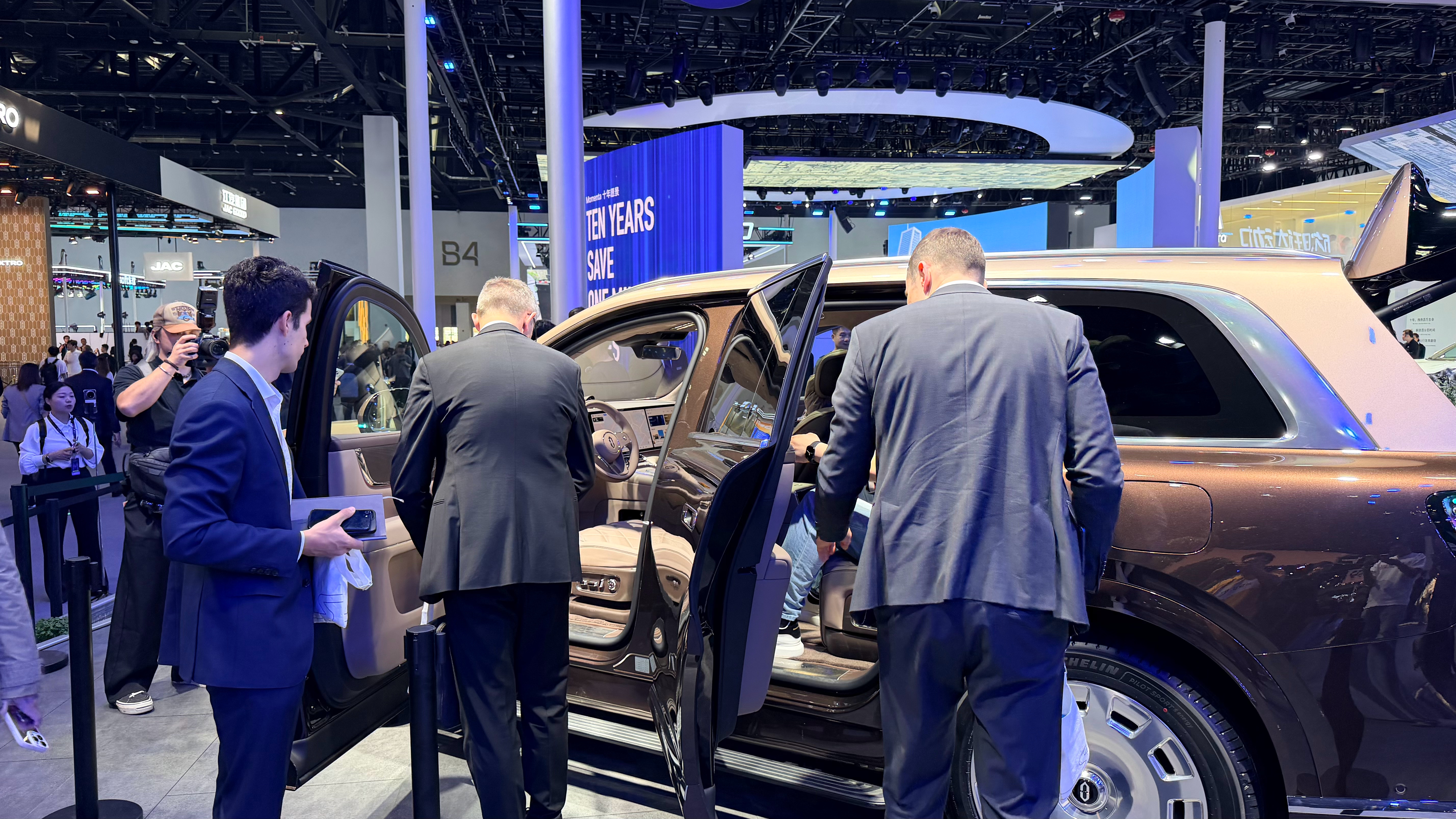 2026北京车展 这届北京车展，我一个特别强的感受是：现场的外国面孔，比以前多太