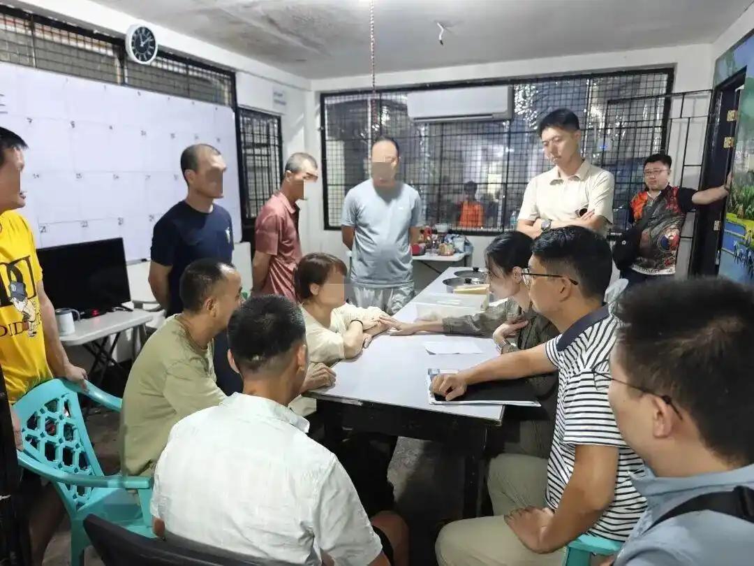 [月亮]中方划定四天红线，强硬警示菲律宾，不到24小时对方服软，64名中国人获无