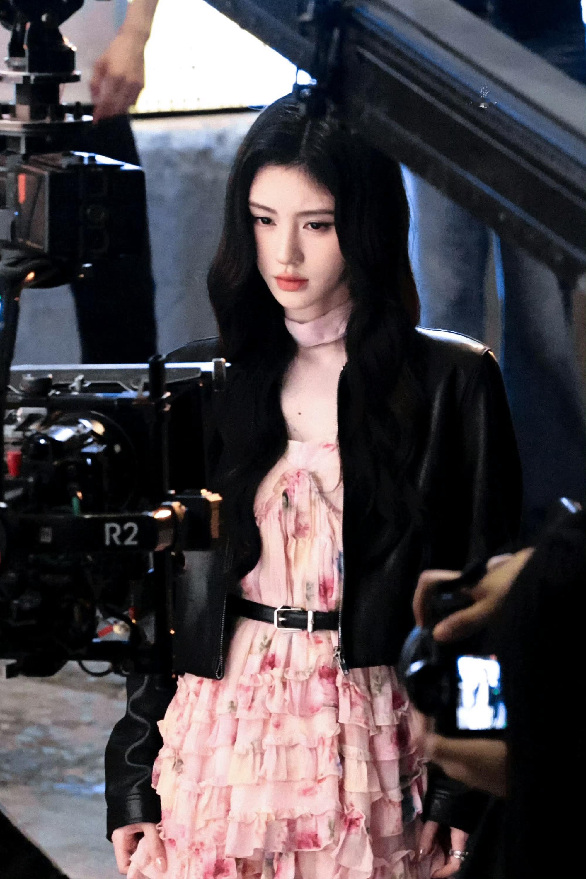 鞠婧祎苏绿夏﻿﻿ 服了 好帅 真的！ ​​​
