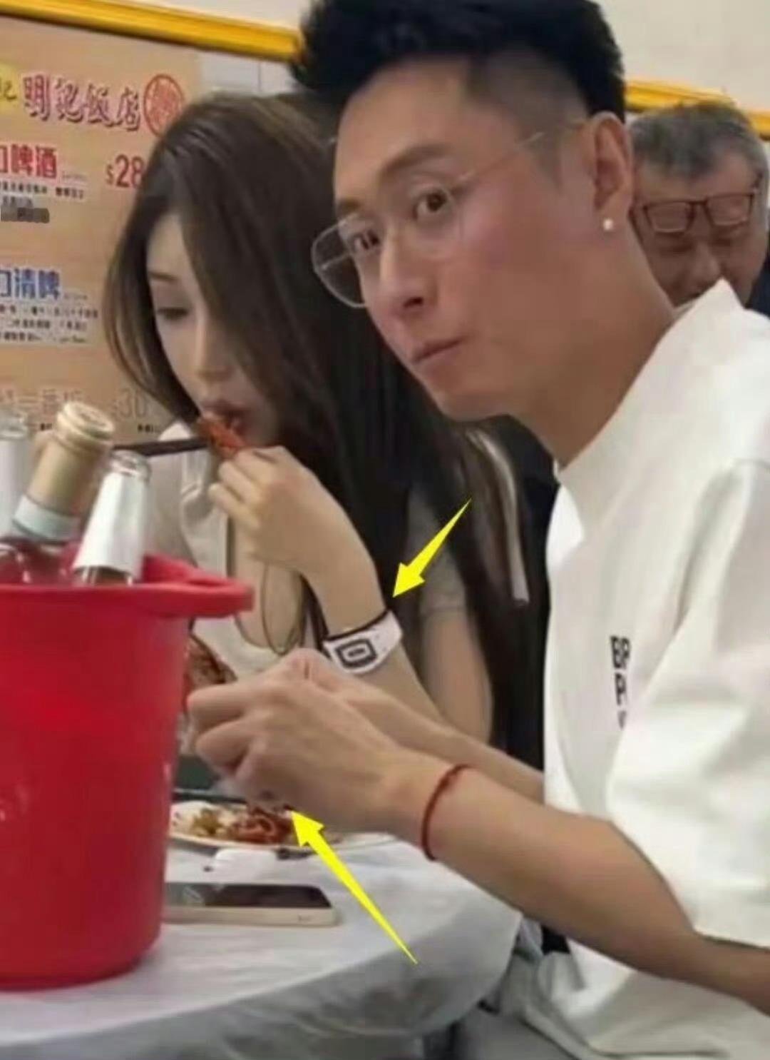 买超和张嘉倪分手后，这是现任？[哆啦A夢吃驚][哆啦A夢吃驚][哆啦A夢吃驚]买