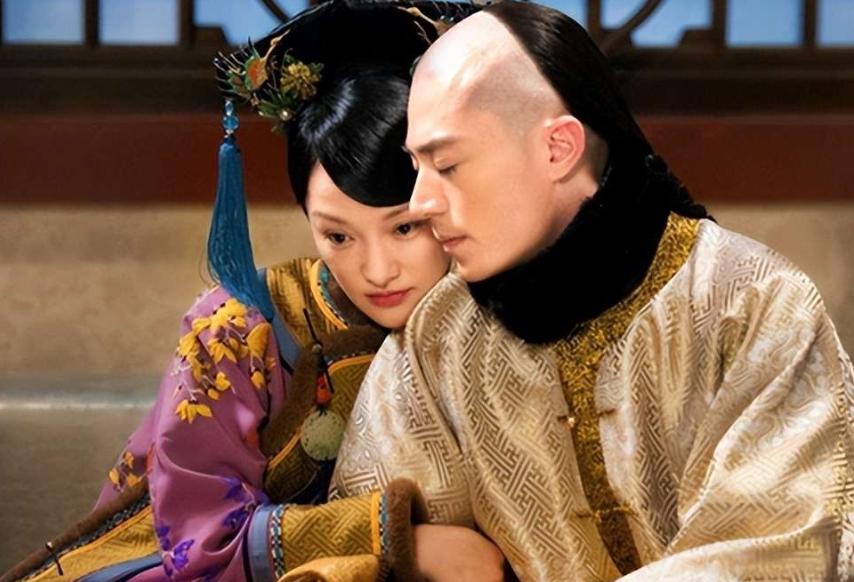 55个孩子，4位皇后，近50位嫔妃。康熙这辈子最不缺的就是女人和儿子。但晚年的他