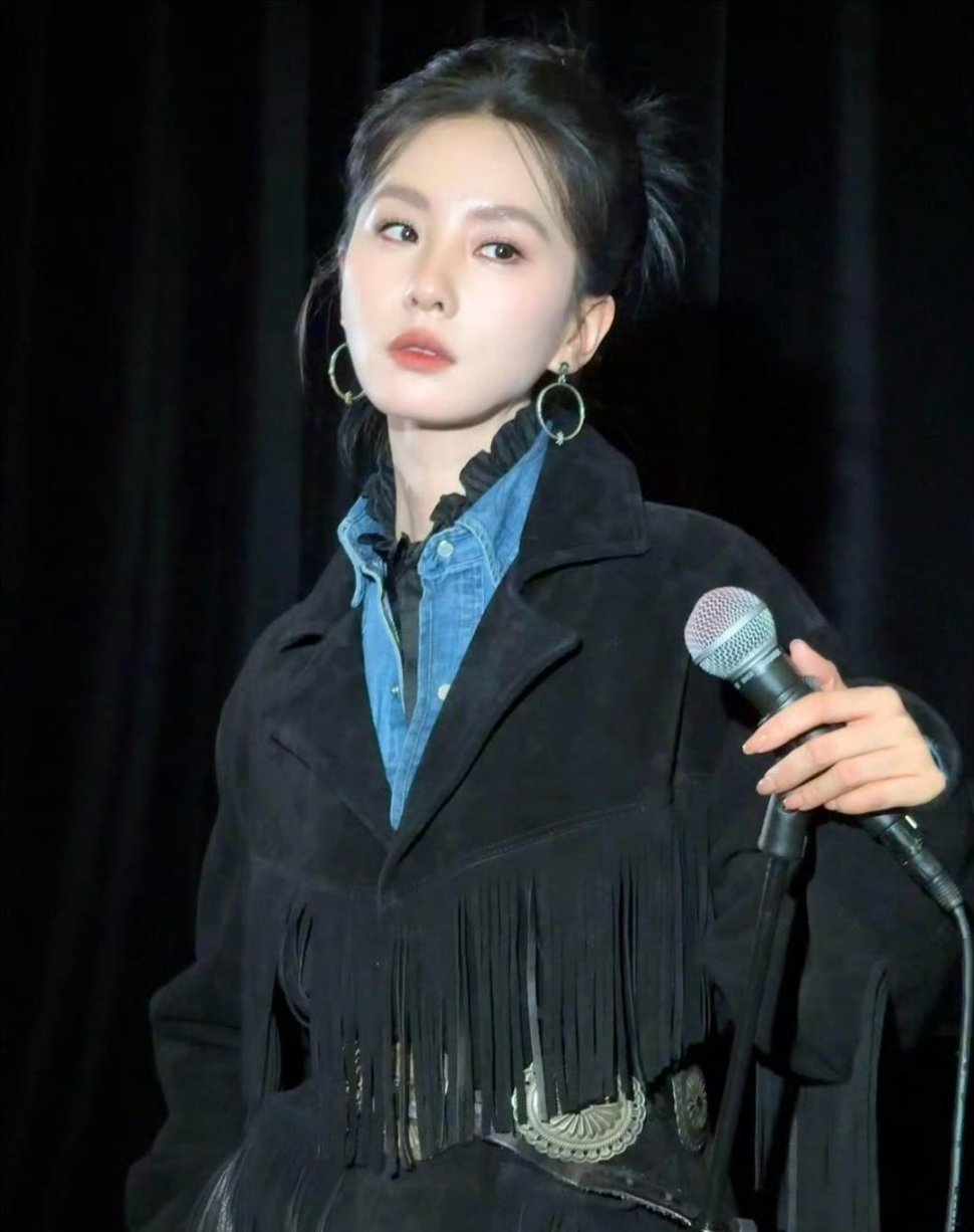 爱奇艺尖叫之夜有刘诗诗 爱奇艺尖叫之夜官宣美诗，为爱发电放声尖叫，期待12.7尖