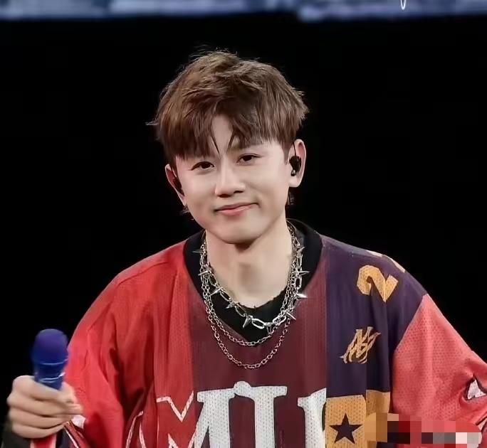 那么重情重义为啥前女友卖房子支持他，被网暴他怎么一句话不说。解约违约金还让粉丝凑