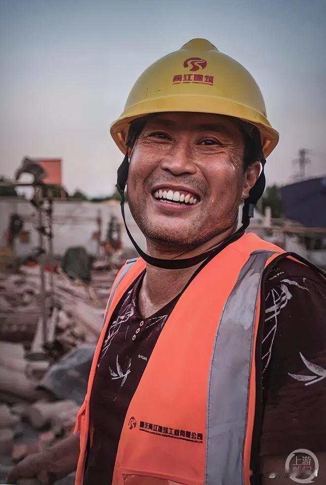 为什么明明相爱却不能幸福相守?
爱情需要天时、地利、人和，可很多时候这些条件难以