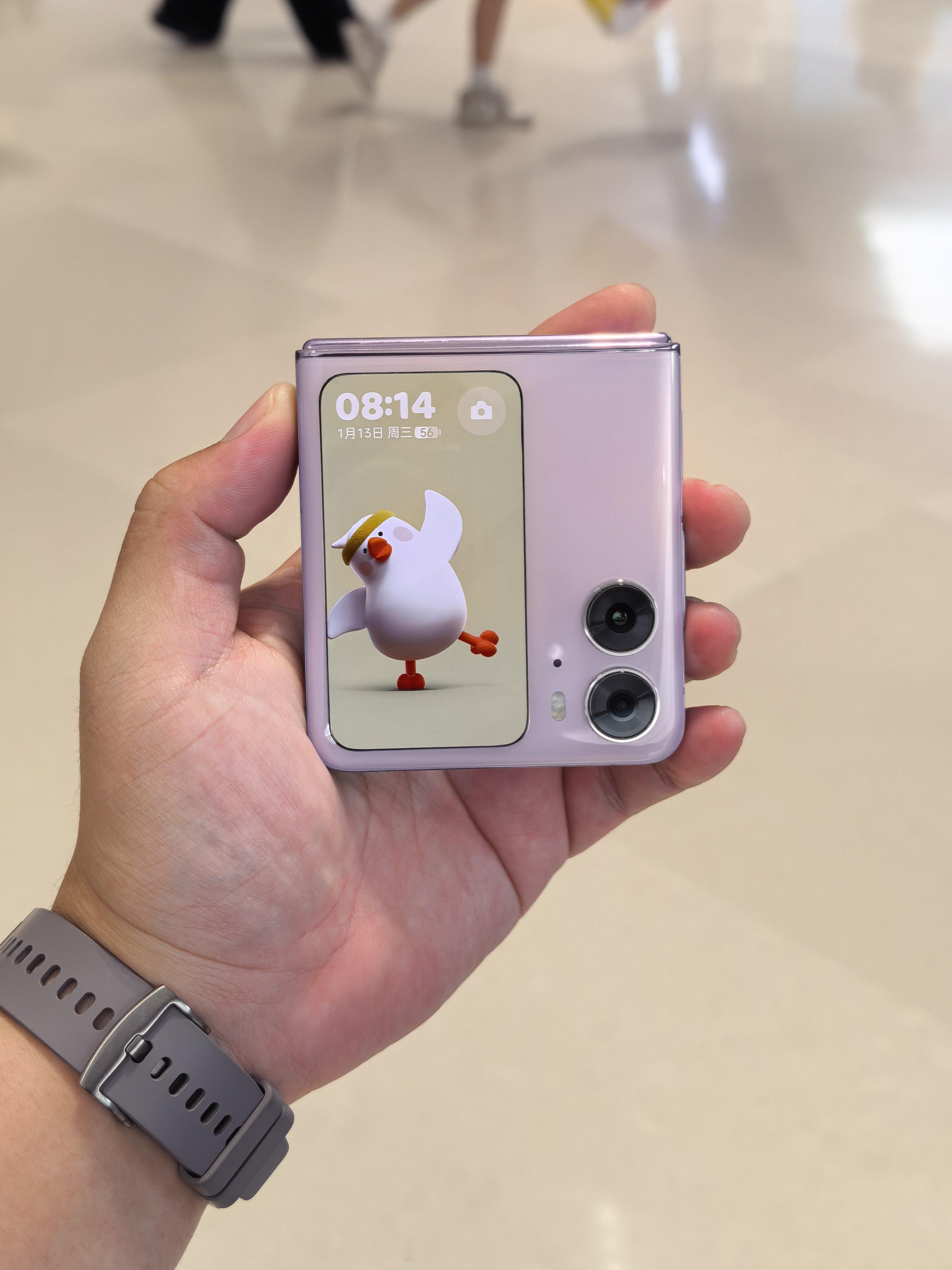 免费换了新电池，雅雅的 Find N2 Flip 又焕然一新了。最近 OPPO 