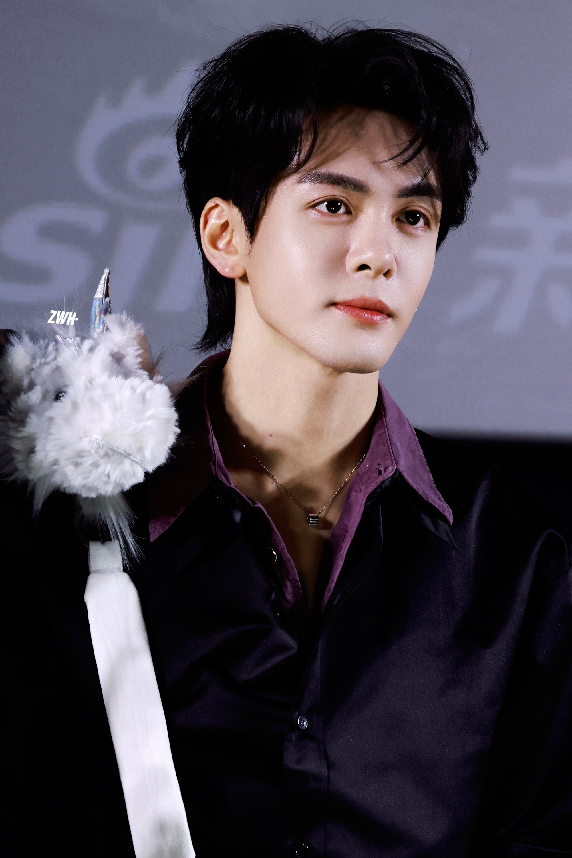 曾舜晞太细心了曾舜晞活动都结束了怎么还不走月鳞绮纪直播，别人都走了，他还在。就为