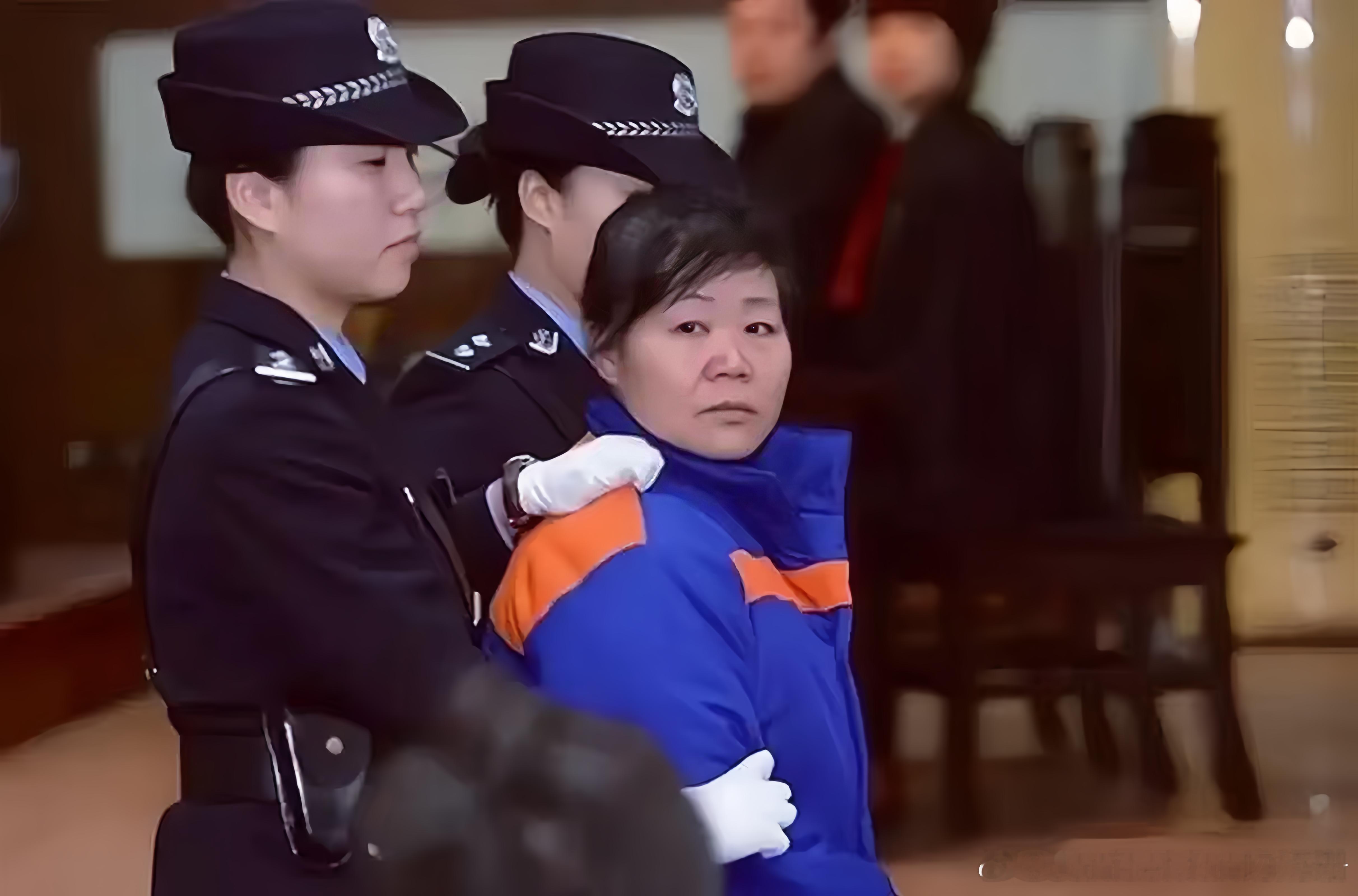 2014年，陕西一家医院的产科主任张淑侠，因贩卖26名婴儿被判处死刑。直到最后，