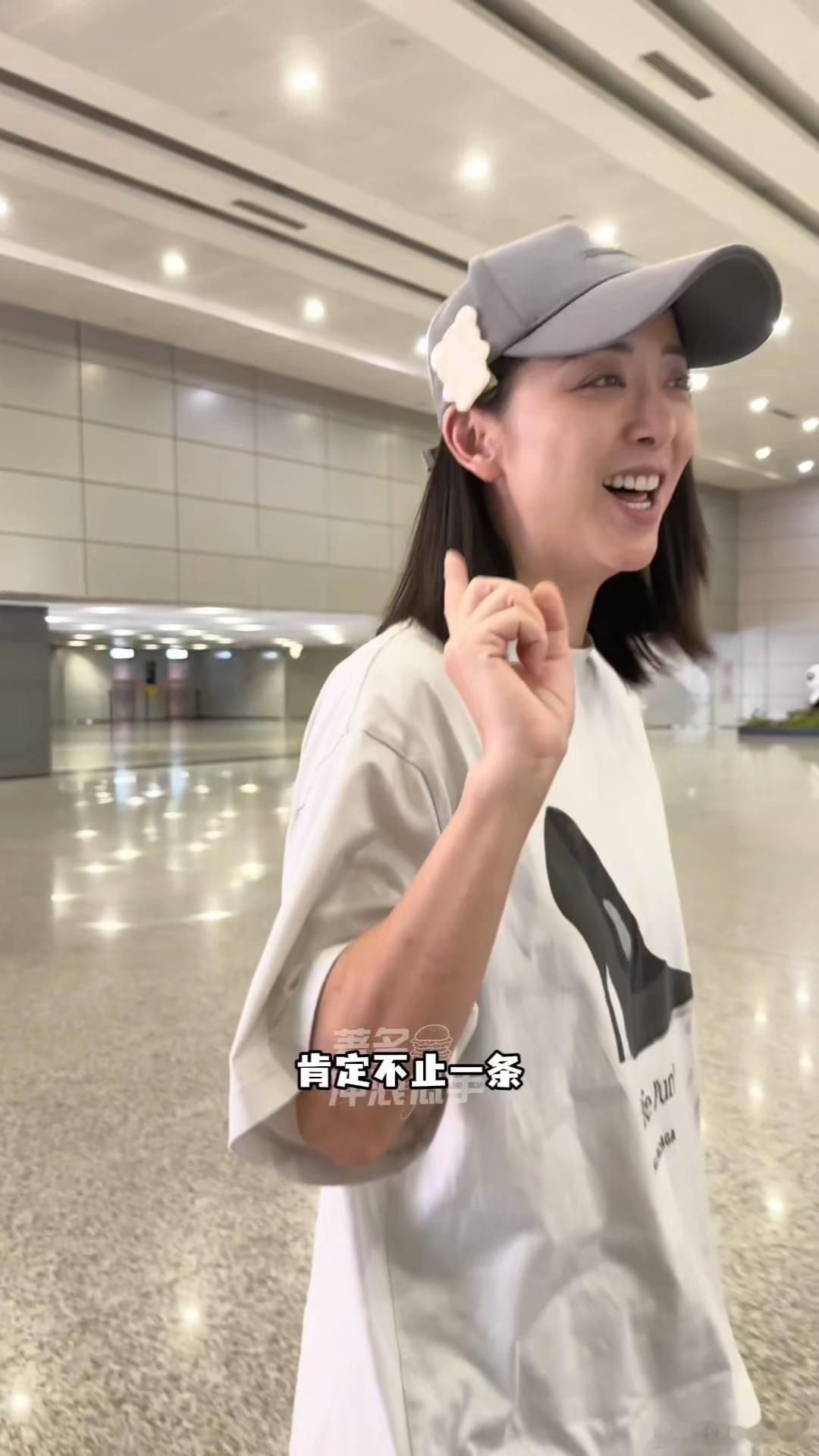 老一辈女演员吻戏没轻没重的家里长辈一起追剧都忍不住感慨，早年演员拍戏格外真诚，不