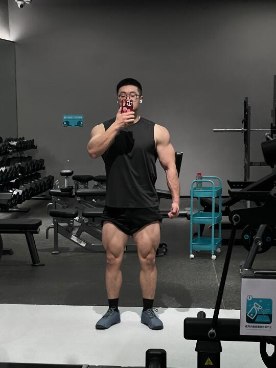 练练可怜的小肩膀