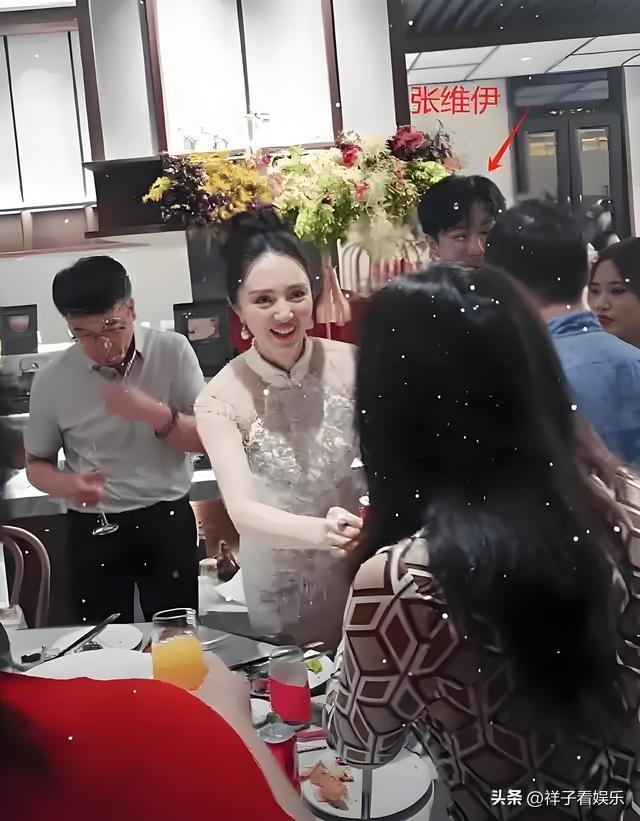 近日，综艺《姐姐当家》中董璇与张维伊筹备婚礼的片段引发全网热议。原本应是甜蜜浪漫