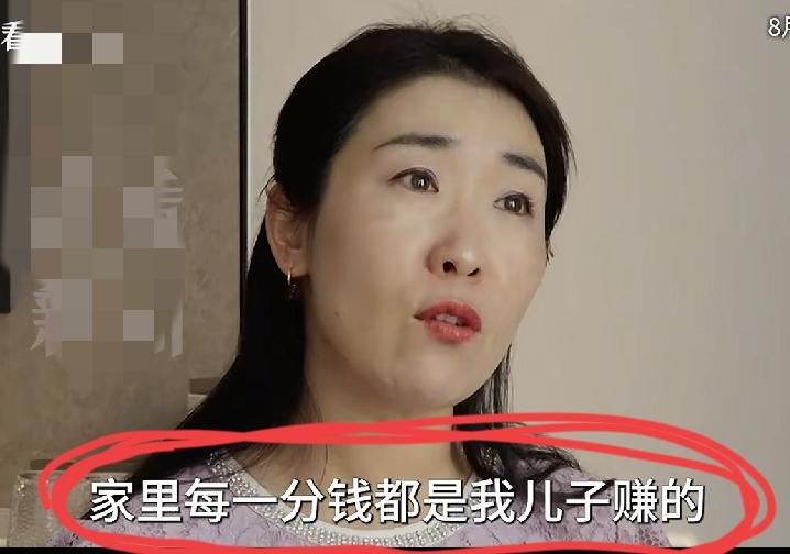 朱女士接受采访讲述唐某某父亲和她的聊天内容
可以用无语和毁三观来形容
唐某某当着