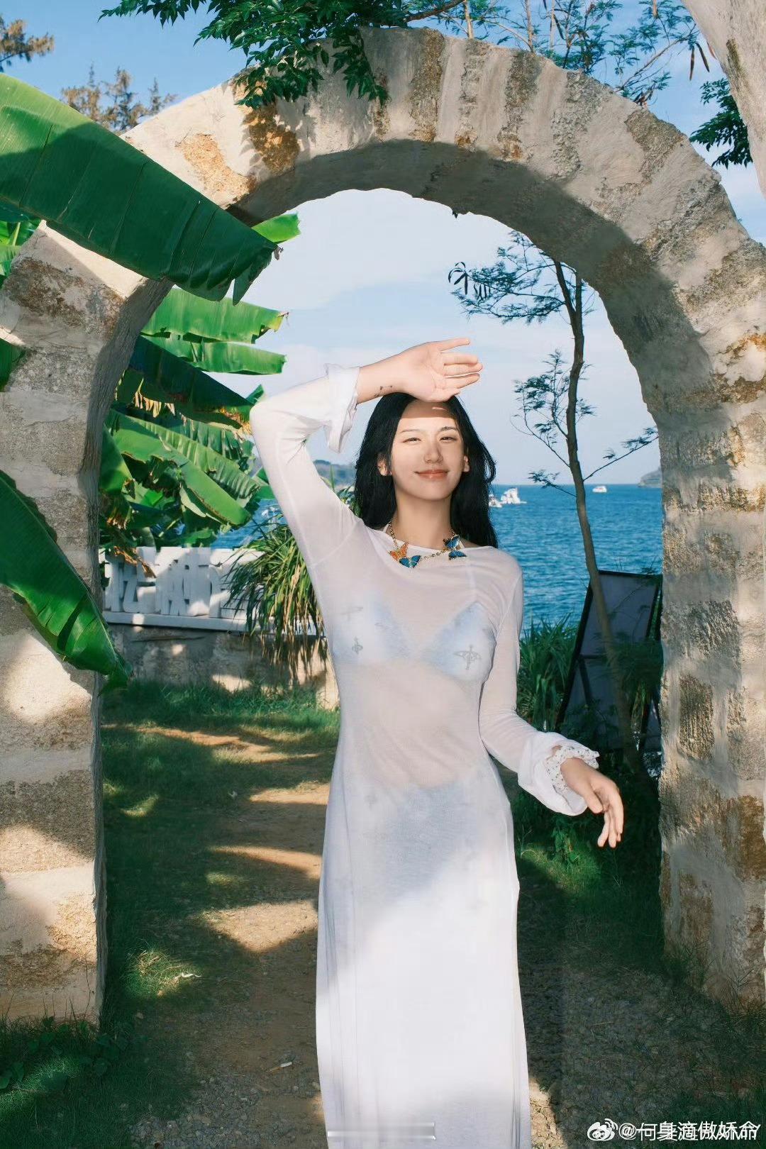 何美延被困住的聪明女人《再见爱人》何美延太清醒也太苦了！看清问题还知道怎么解，可