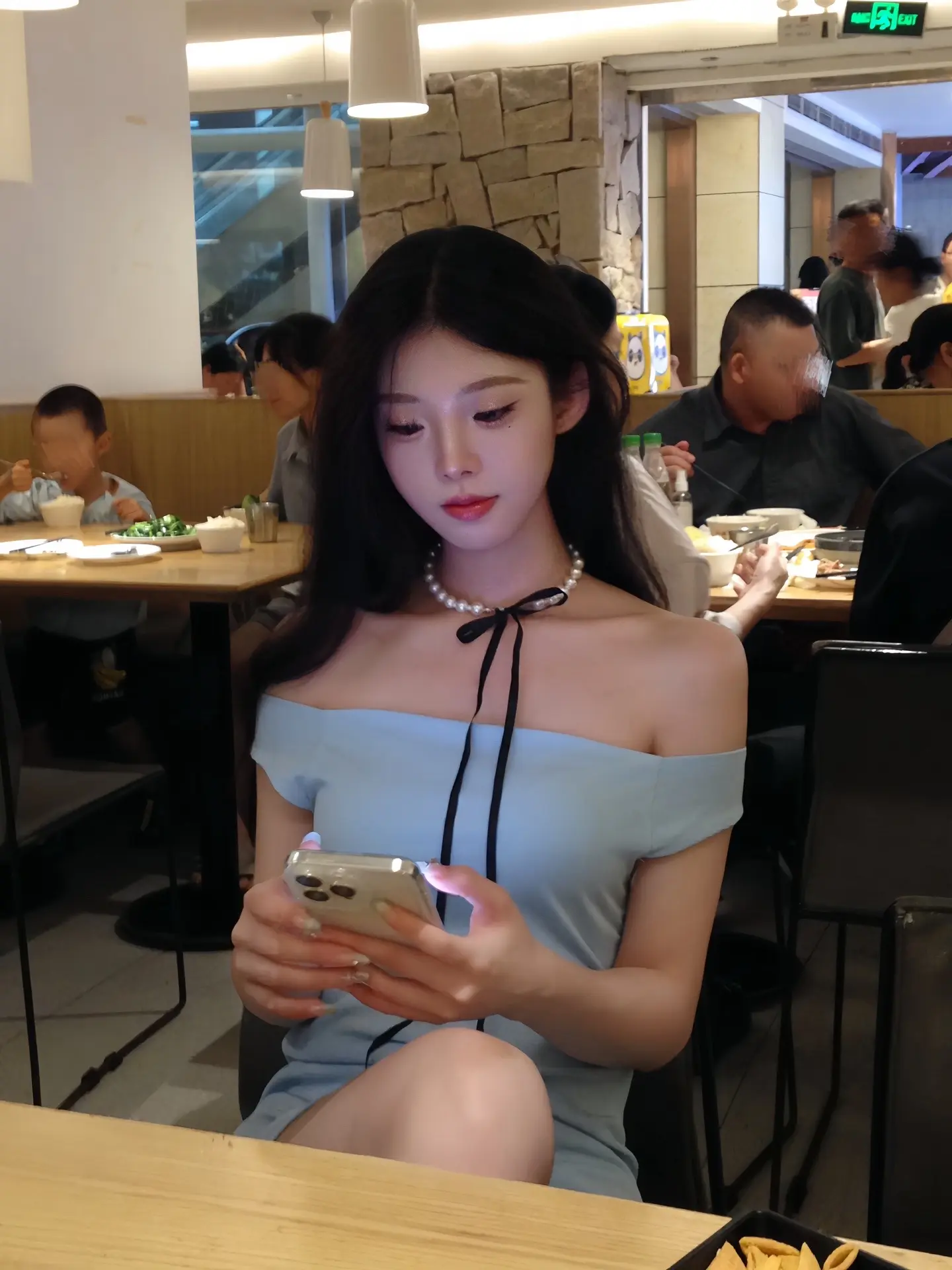 你故作粗心无视我的情绪 就像提前写好分开的剧本