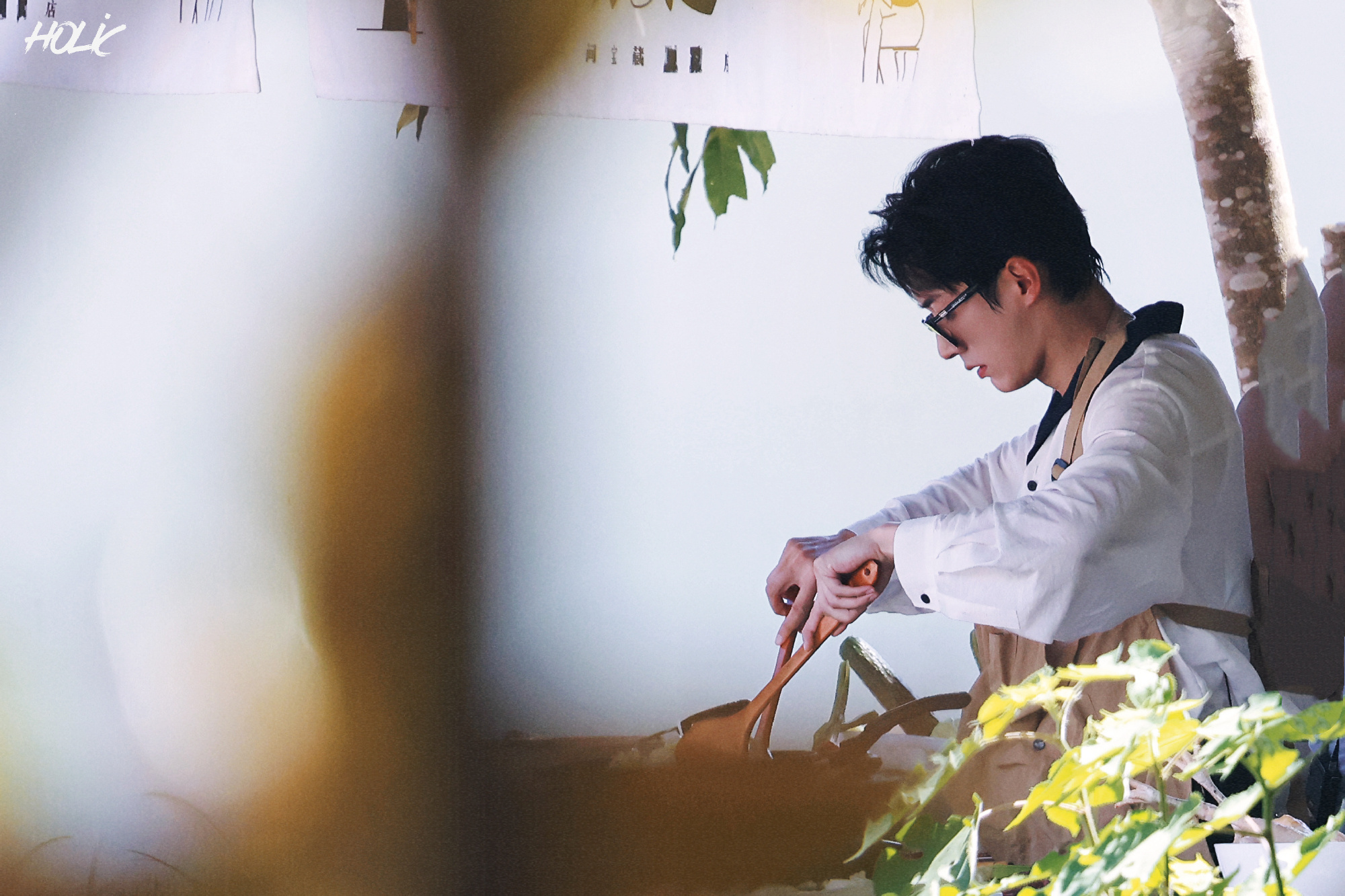 看刘学义的戏从来不出戏，情绪转换自然到位，台词功底也扎实。他不是那种靠脸吃饭的，