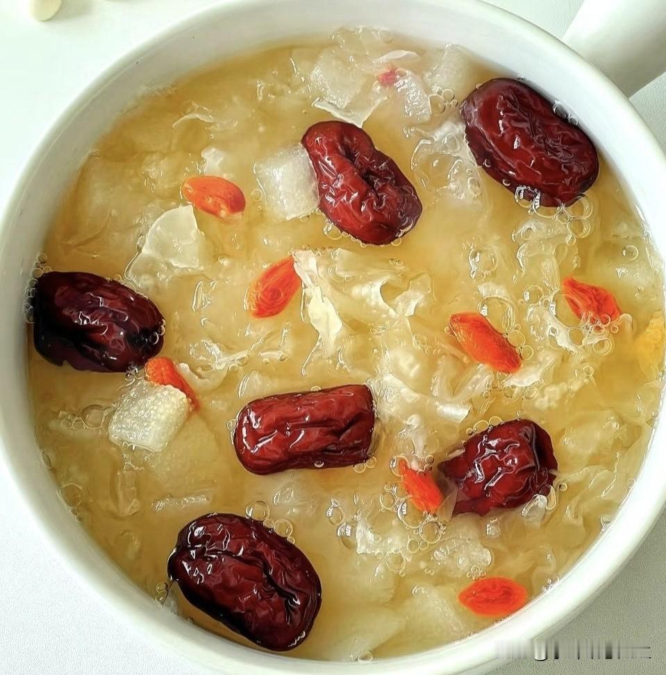 收到一份不经意的祝福是多么美好啊！

这两天我感冒在家没外出 朋友打电话给我，让