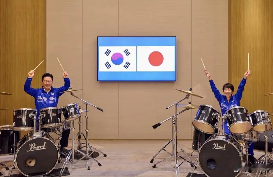 韩国总统李在明简直是人精附体，把对韩国利益最大化的行为做到极致，在各国之间左右逢