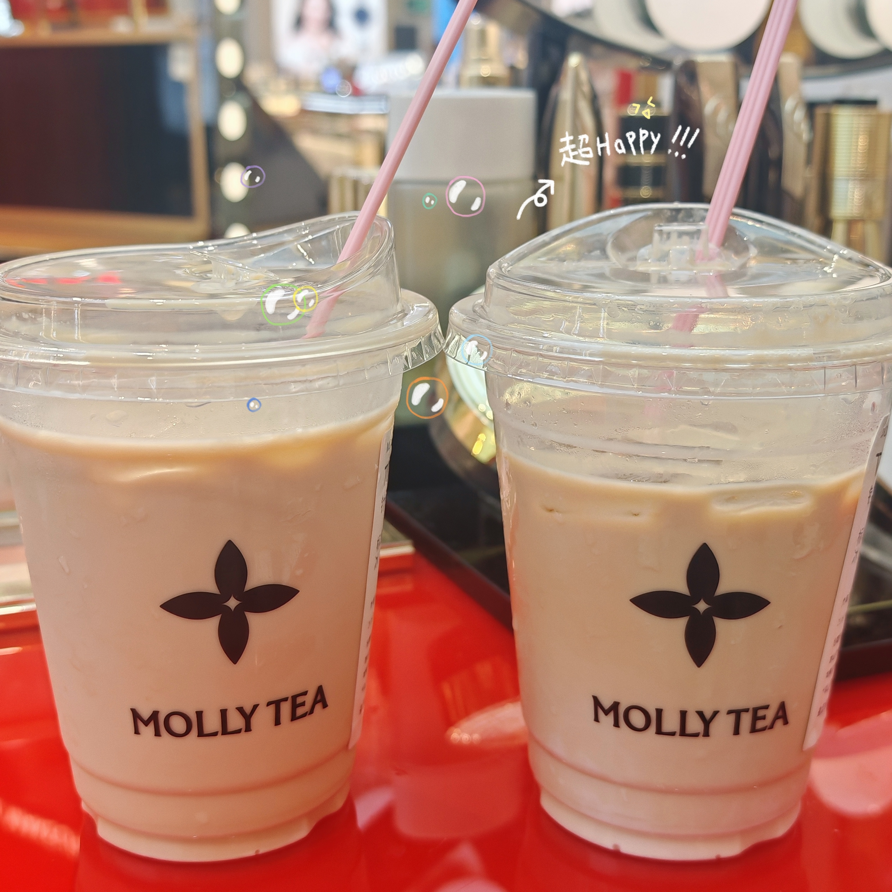 茉莉奶白咖啡系列今天来尝试茉莉奶白新品啦 顺带打卡了主题店新品针王苹果拿铁前调是