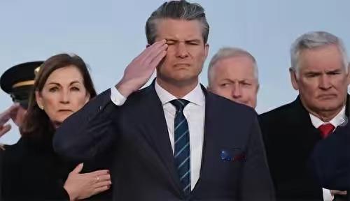 美军不宣而战，战机群猛射炸弹、导弹，数十目标陷入火海，大量人员死伤！
新华社消息