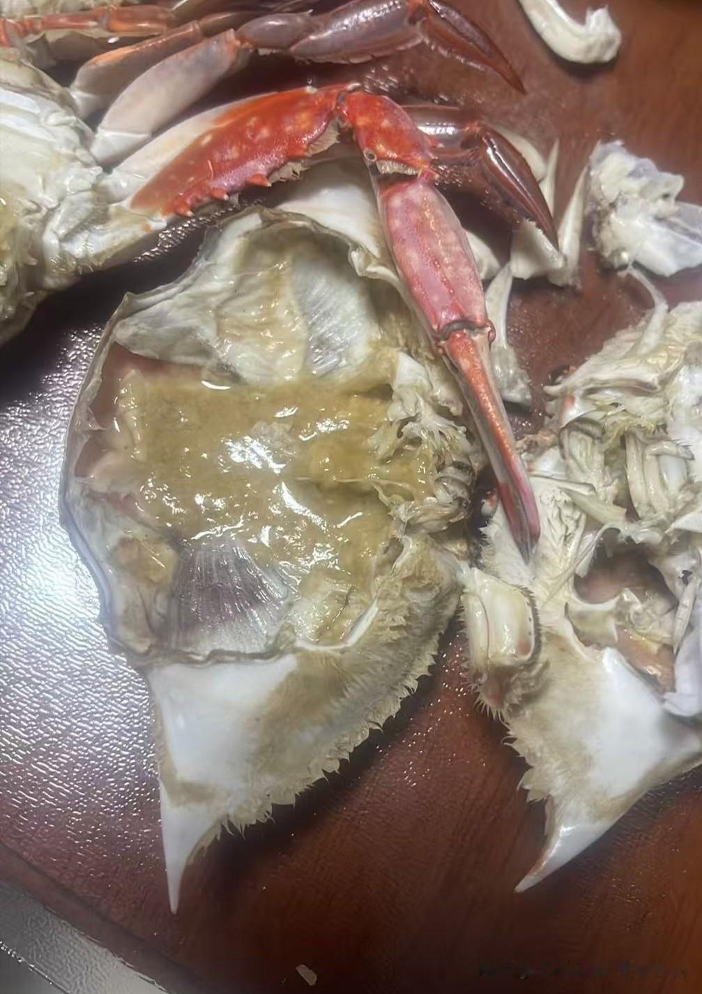 挑选螃蟹，也是要带点运气和天赋的。朋友下午买了梭子蟹，这回他挑选的时候，看走眼了
