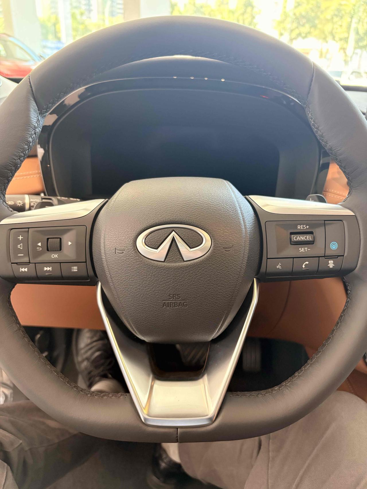 英菲尼迪的车应该在10年前还是相对来说火爆的，
国内有一个工厂，好像是在湖北的襄