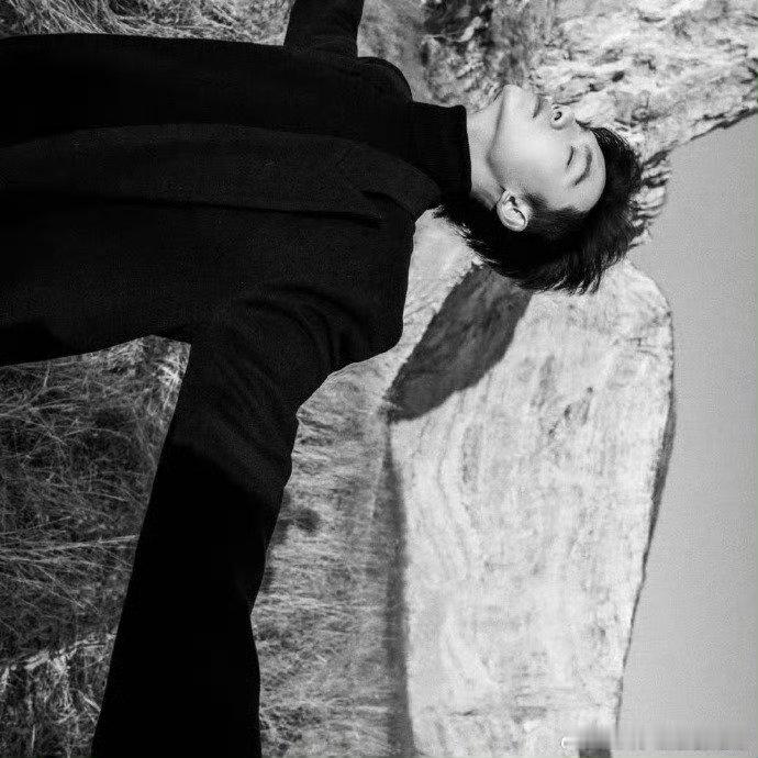 谁能想到，冲浪时会被这么大一个瓜砸中，李明德被抓？这剧情比电视剧还离谱，坐等真相