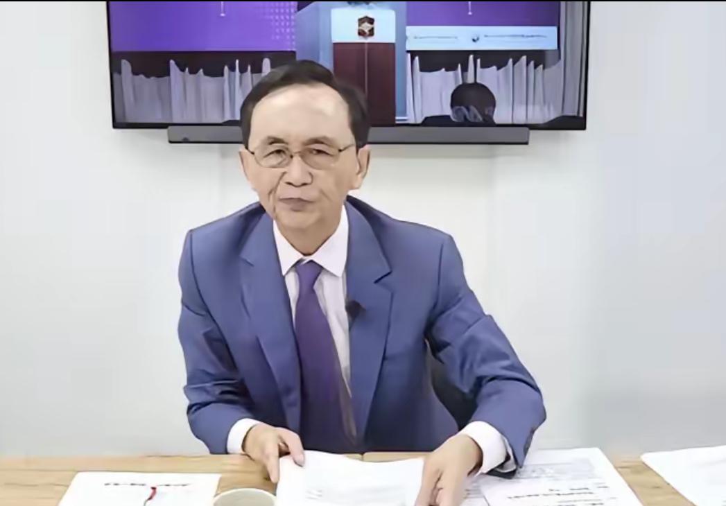 台湾美丽电子报董事长吴子嘉说，“你郑丽文如果真有种，真心希望两岸和平，最终走向和