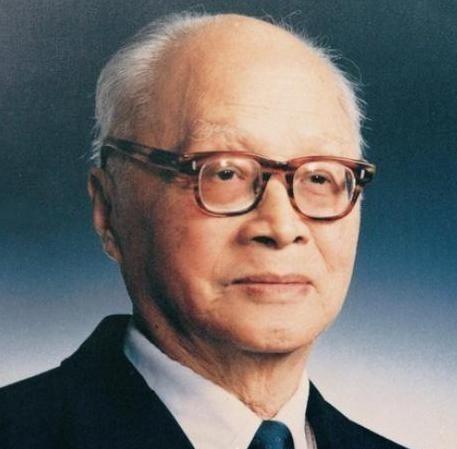 1960年，苏联违约，召回了在华科学家。

当时有位苏联专家临走时留下句话，说你