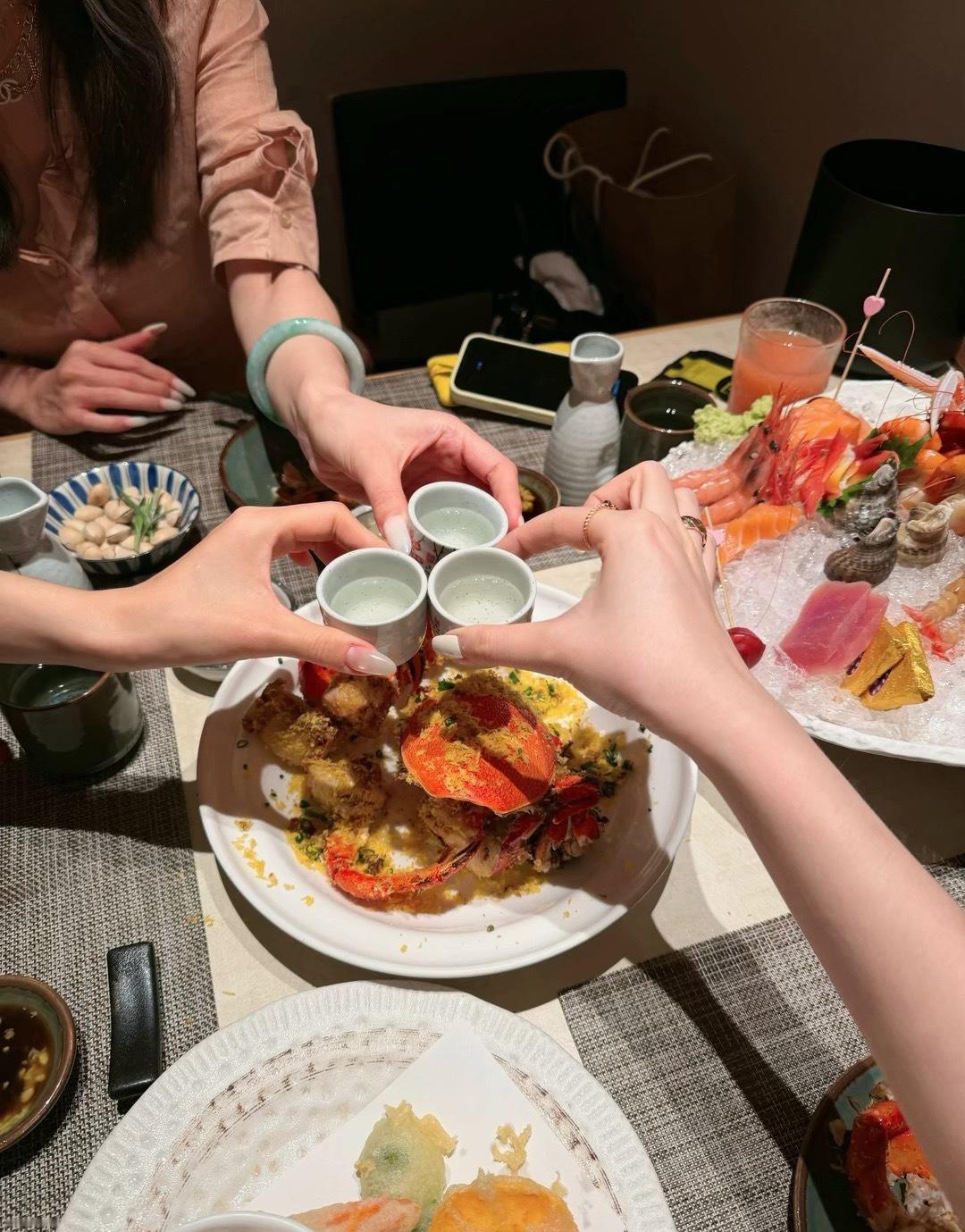 人到一定年纪自动开窍万事祛魅 悲喜自度 不诉苦 不依赖 独善其身 