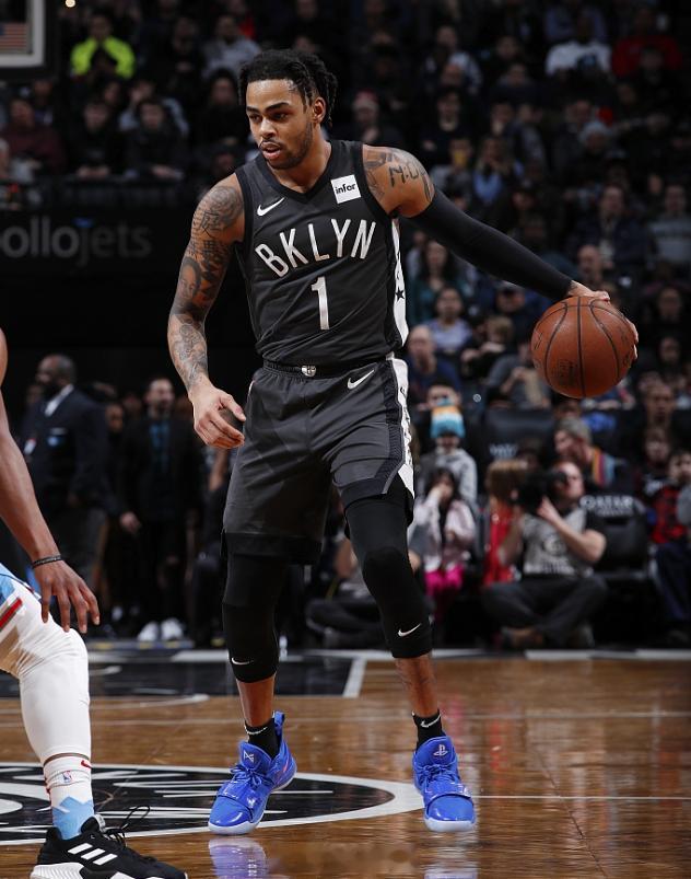 拉塞尔交易至篮网之后重穿回1号球员衣！ 篮网vs猛龙 对于拉塞尔来说也是费了些许