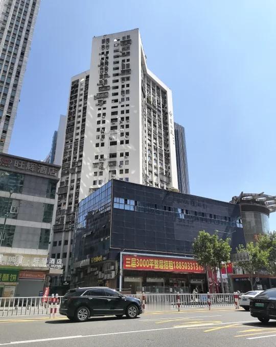有人认识这栋多边形的楼吗？
上期答案：夏商大厦
城市建筑物 城市核心地段 商业配