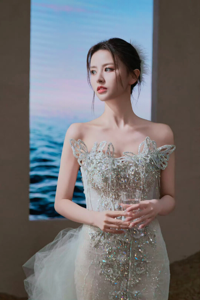 蔡徐坤方回应金子涵  俩人唯一的交集就是选秀，结束之后也各奔东西，这个时候忽然出