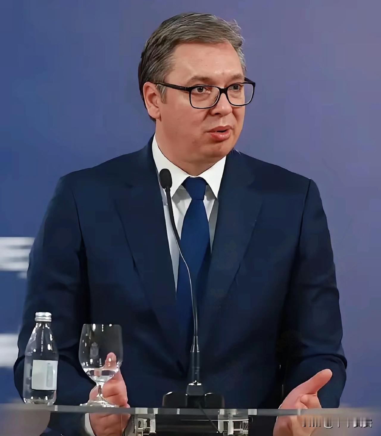 乱套了！塞尔维亚告急！

2026年3月12日，塞尔维亚总统武契奇在接受塞尔维亚