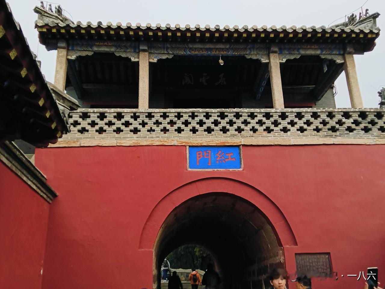 花几个月跑完五岳，逐一向景区官方核对了价格、路线和时长，整理出最准的实测攻略，不