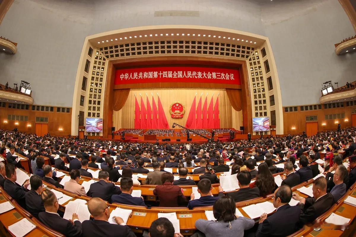 咱们即将跨过的这道门槛，世界银行定的是个绝对数，具体是一万三千多美元的人均GNI
